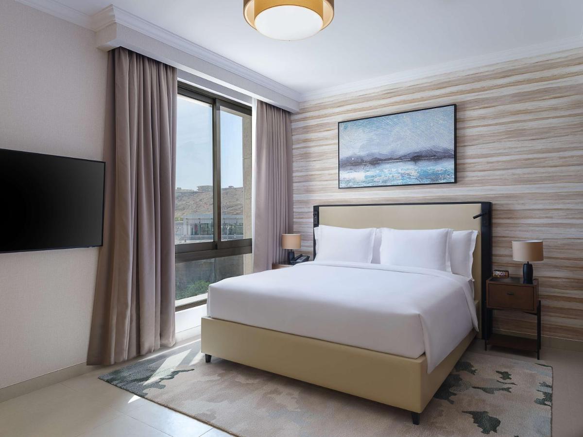 Doubletree By Hilton Muscat Qurum Mascate Exterior foto