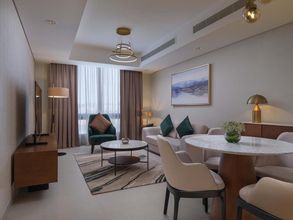 Doubletree By Hilton Muscat Qurum Mascate Exterior foto