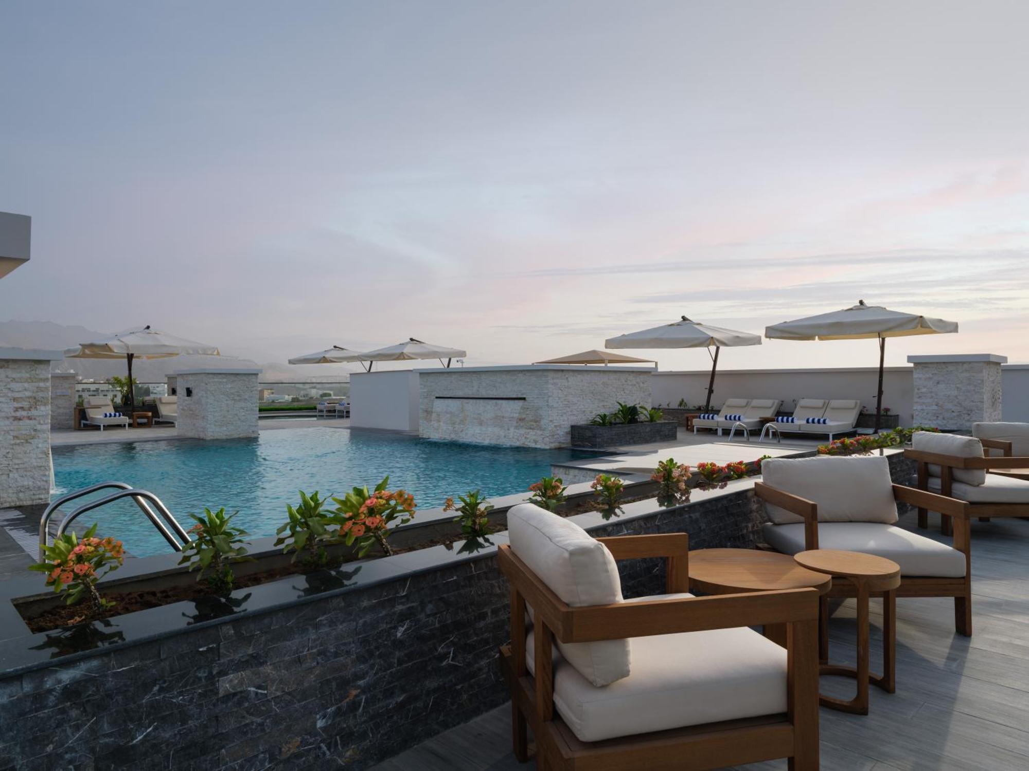 Doubletree By Hilton Muscat Qurum Mascate Exterior foto