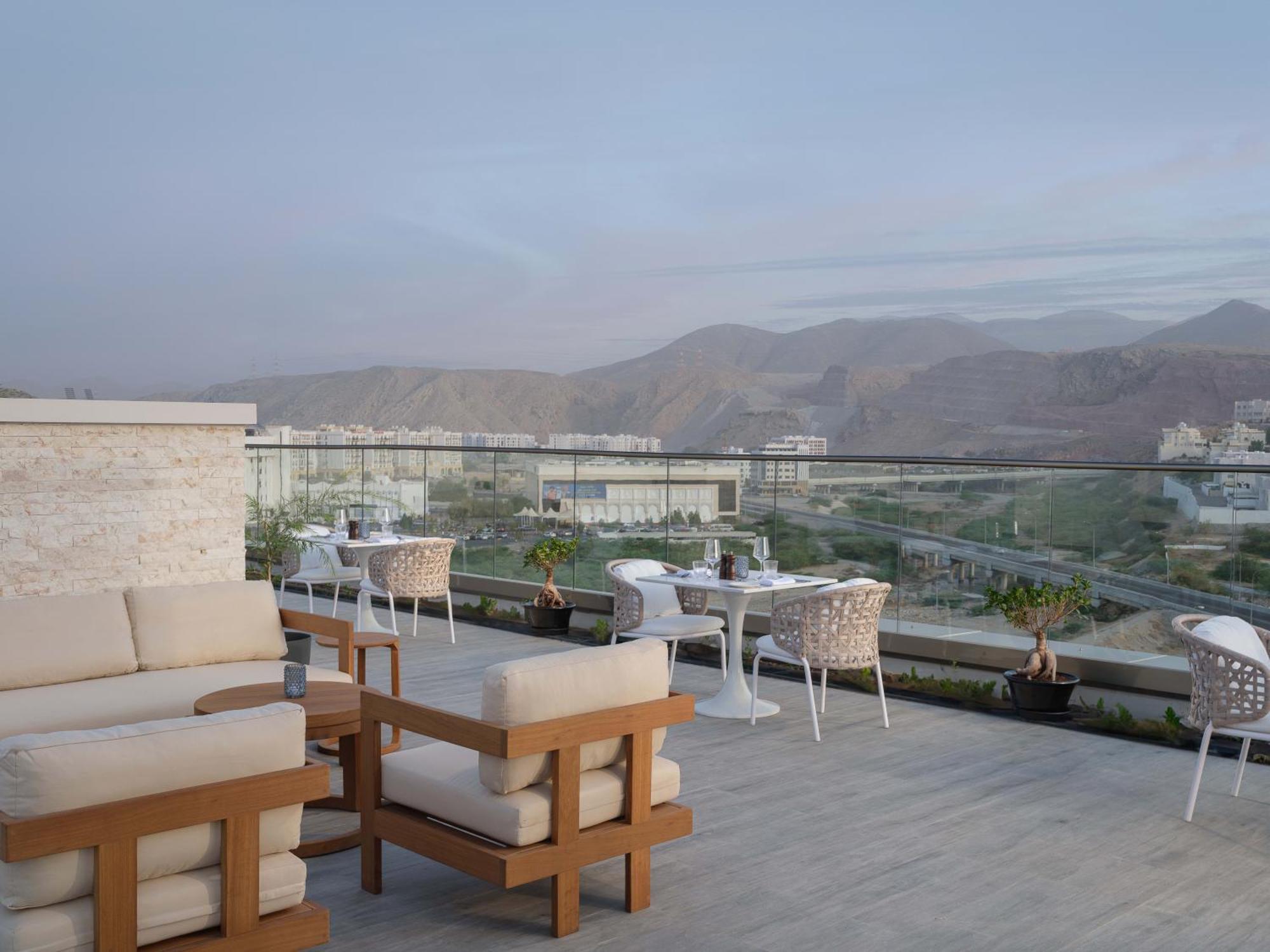 Doubletree By Hilton Muscat Qurum Mascate Exterior foto