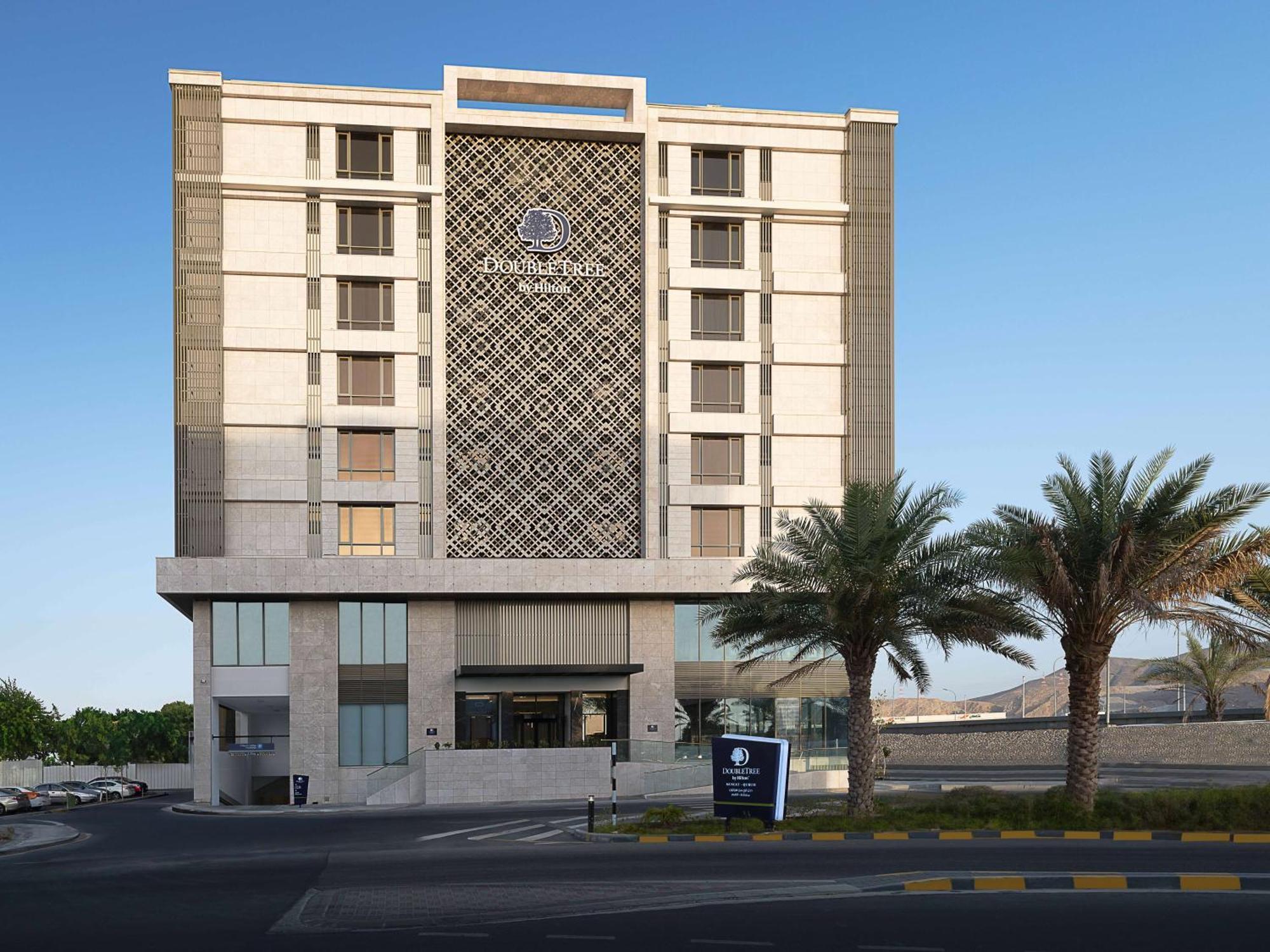Doubletree By Hilton Muscat Qurum Mascate Exterior foto